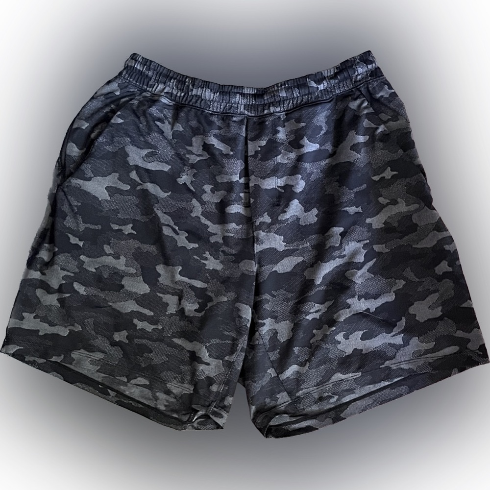 Mens Lululemon Large Pace Breaker Shorts